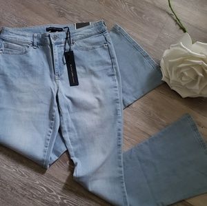 NWT Chico's Black Label Flare Serene Jeans 00 30